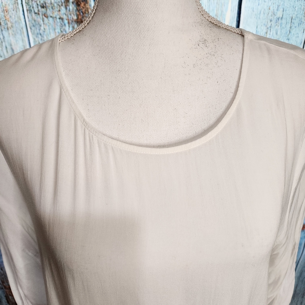 Vera Wang Semi-Sheer Rounded Neck Tunic - Picture 4 of 12
